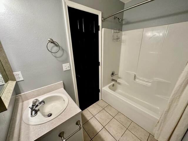 DOMENICAS COVE T/H - Residential Lease