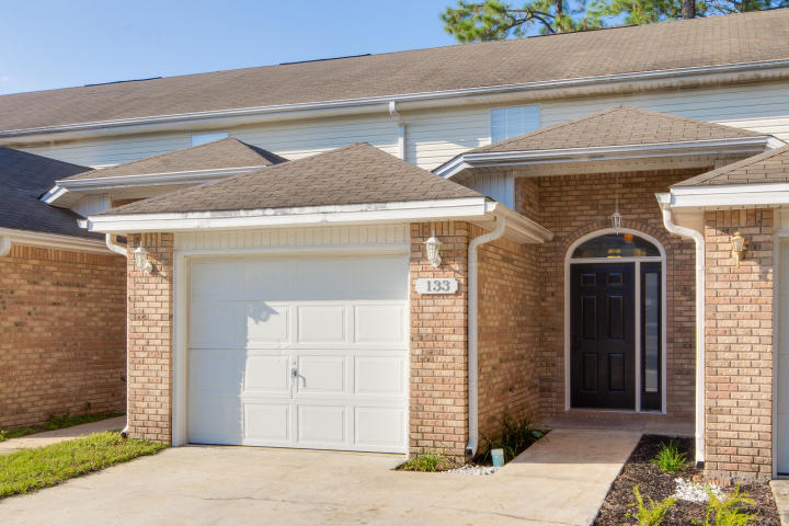 DOMENICAS COVE T/H - Residential Lease