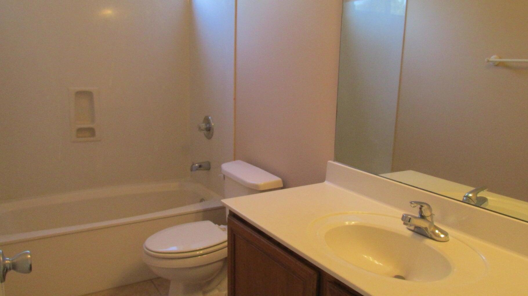 SANDAL BEACH - Residential Lease