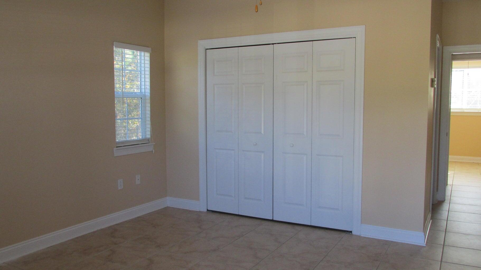 SANDAL BEACH - Residential Lease