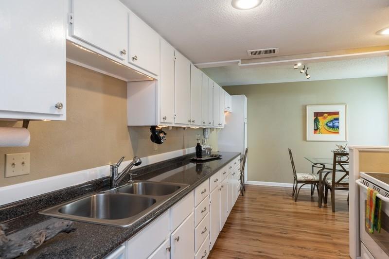 CASA DEL MAR - Residential