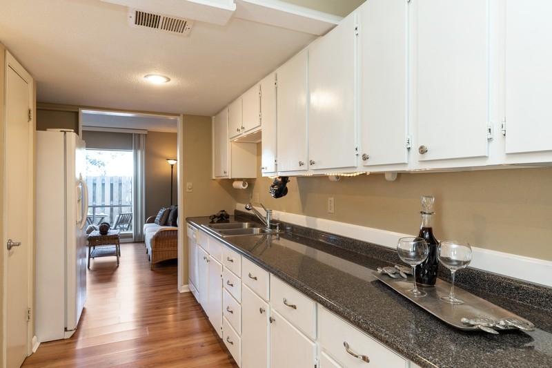 CASA DEL MAR - Residential