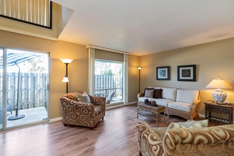 CASA DEL MAR - Residential