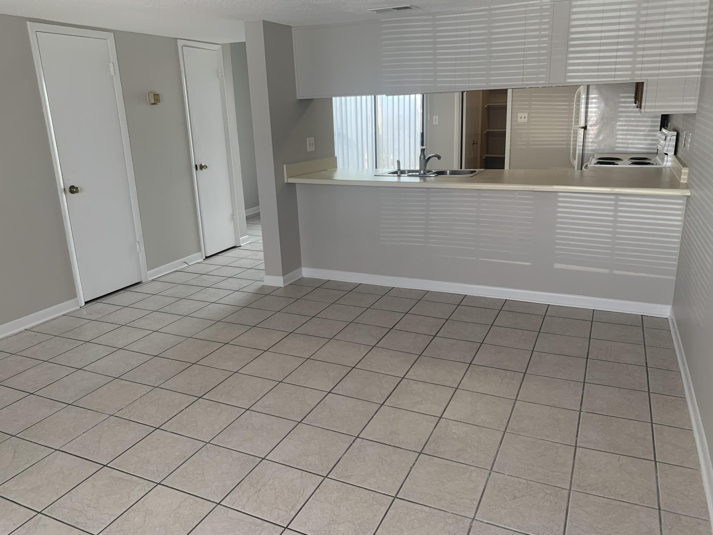 VIKING MANOR PH 1 - Residential Lease