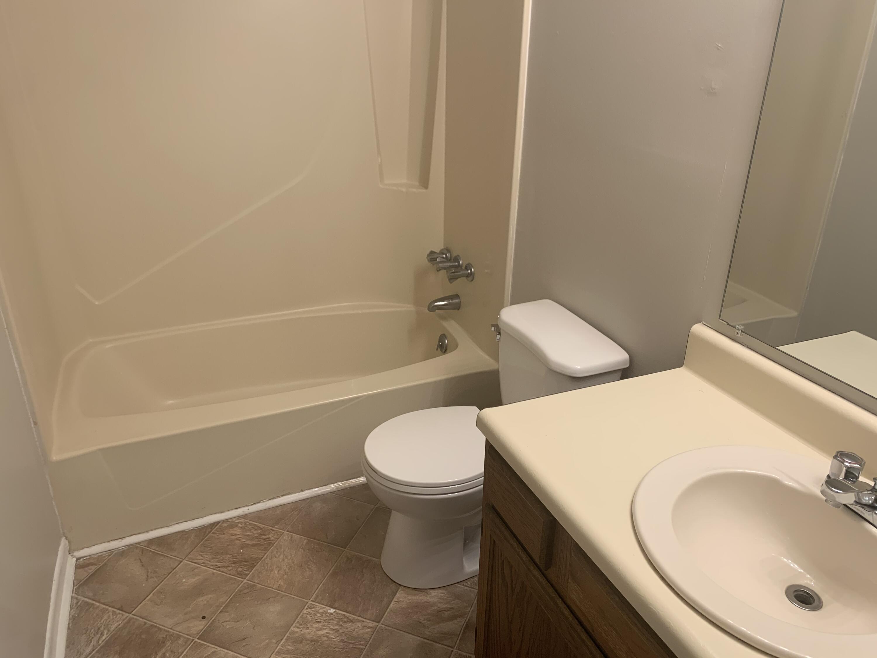 VIKING MANOR PH 1 - Residential Lease