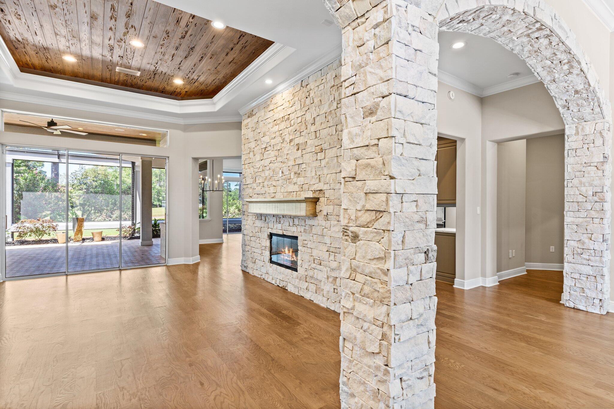 BURNT PINE - Residential