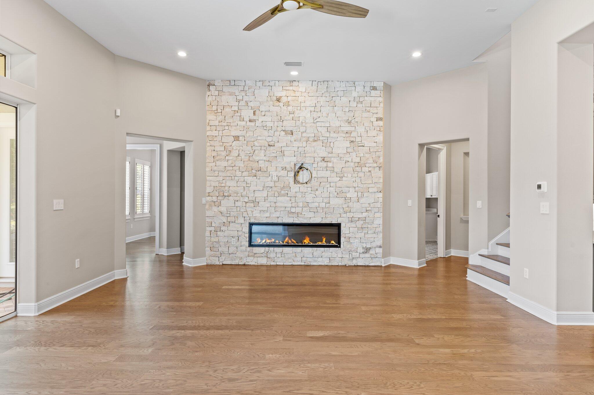 BURNT PINE - Residential