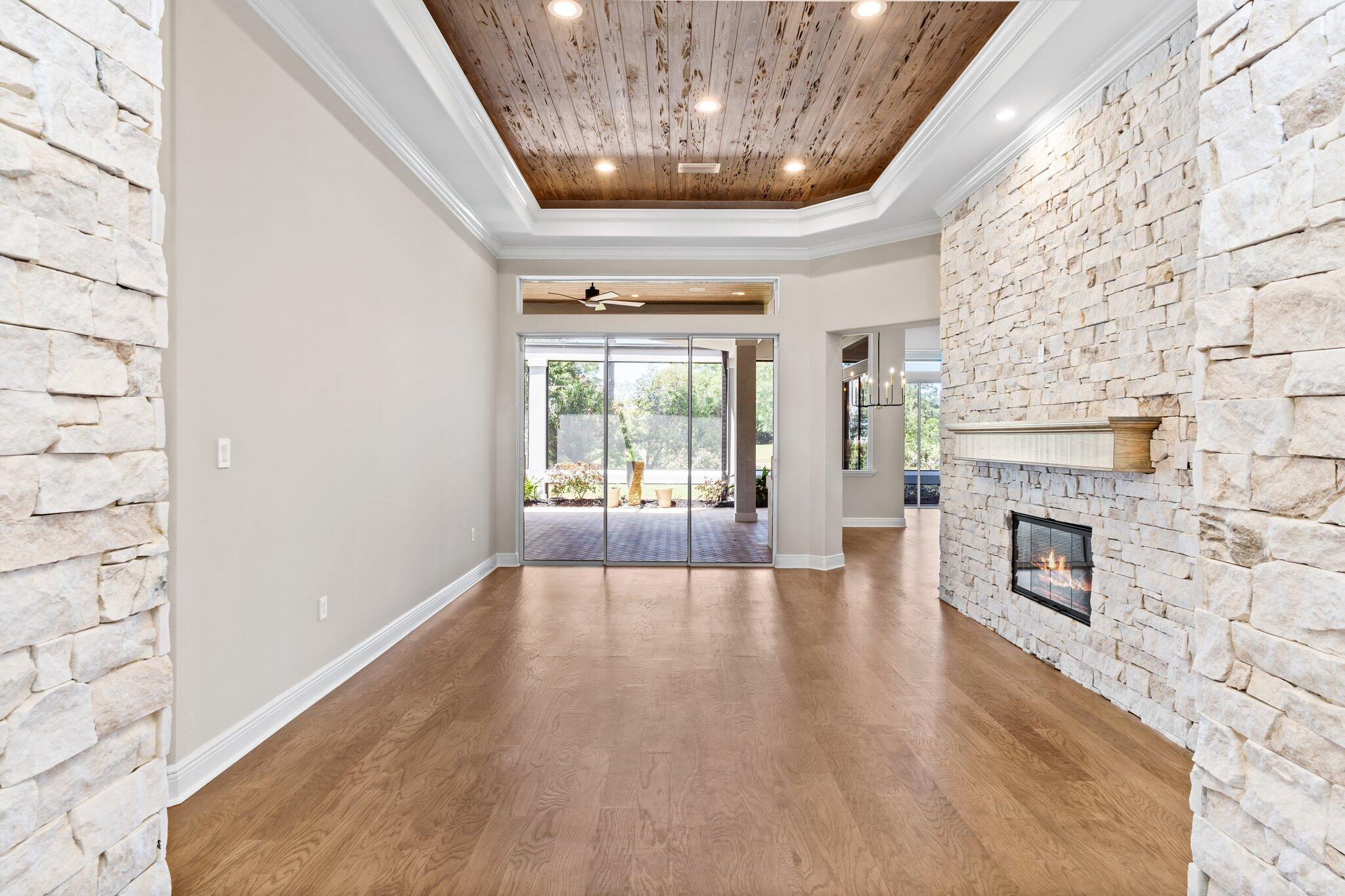 BURNT PINE - Residential