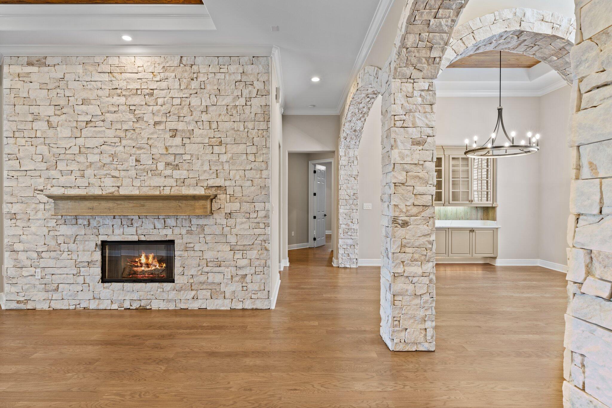 BURNT PINE - Residential