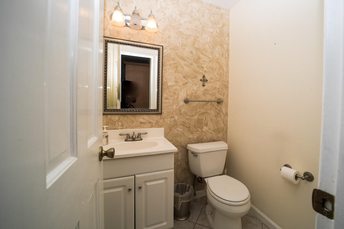 COLONY CLUB HARBOUR PH 1 - Residential