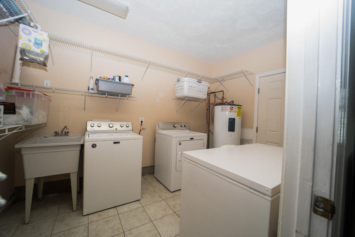 COLONY CLUB HARBOUR PH 1 - Residential