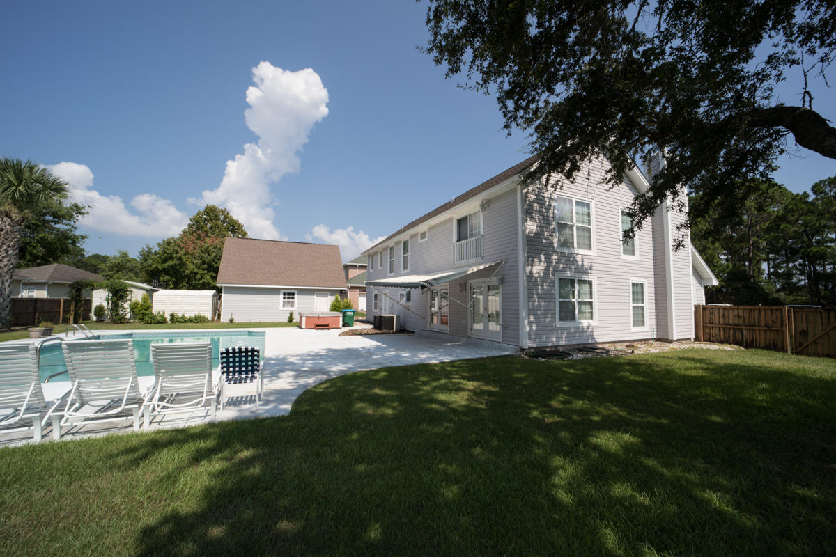COLONY CLUB HARBOUR PH 1 - Residential