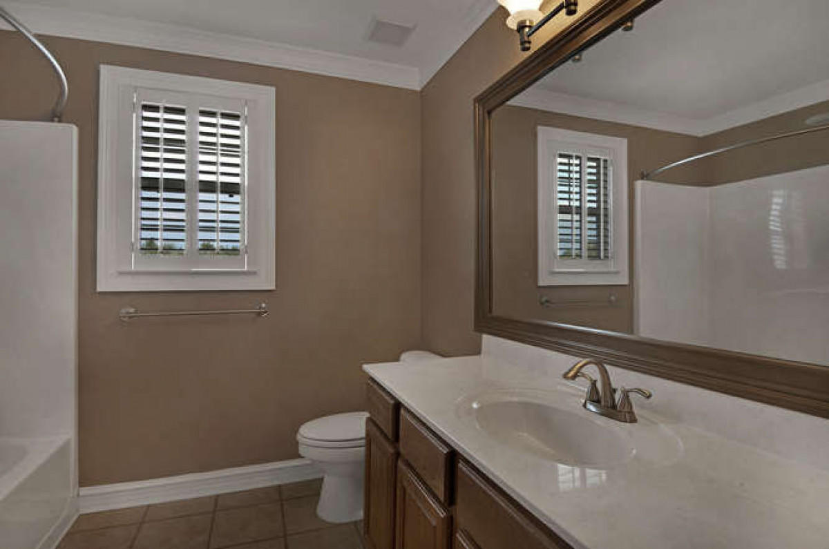 Emerald Lakes - Residential