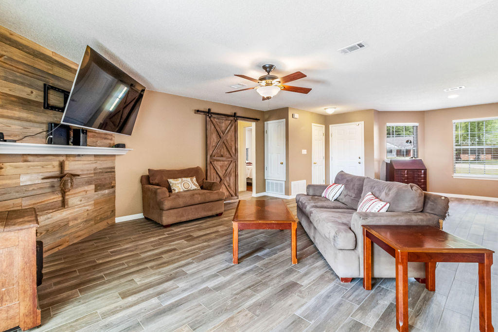 CEDAR RIDGE - Residential