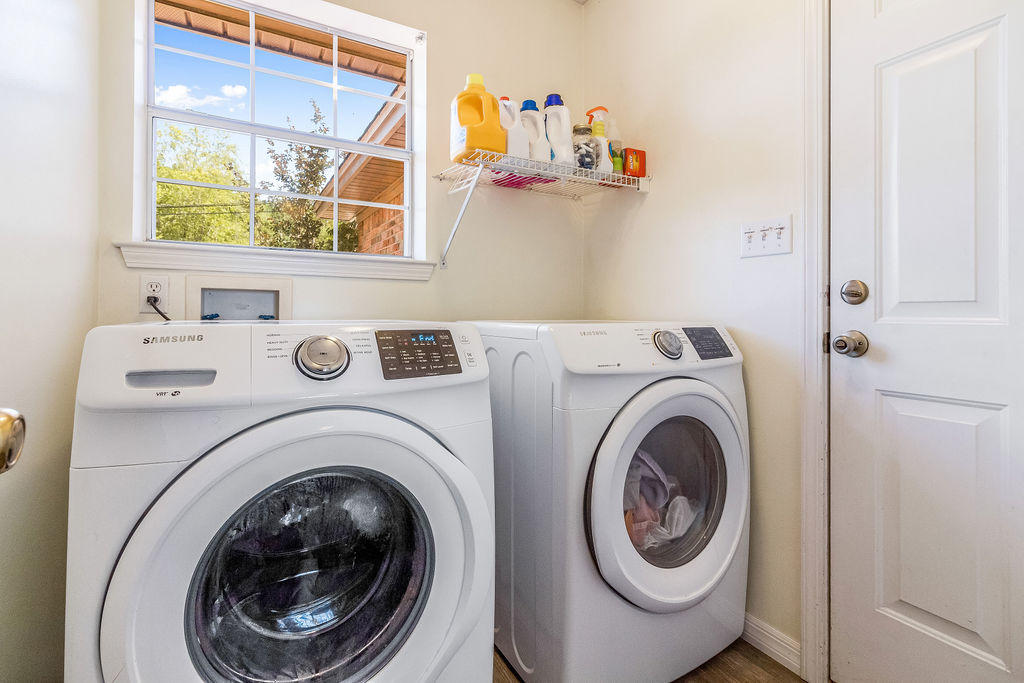 CEDAR RIDGE - Residential