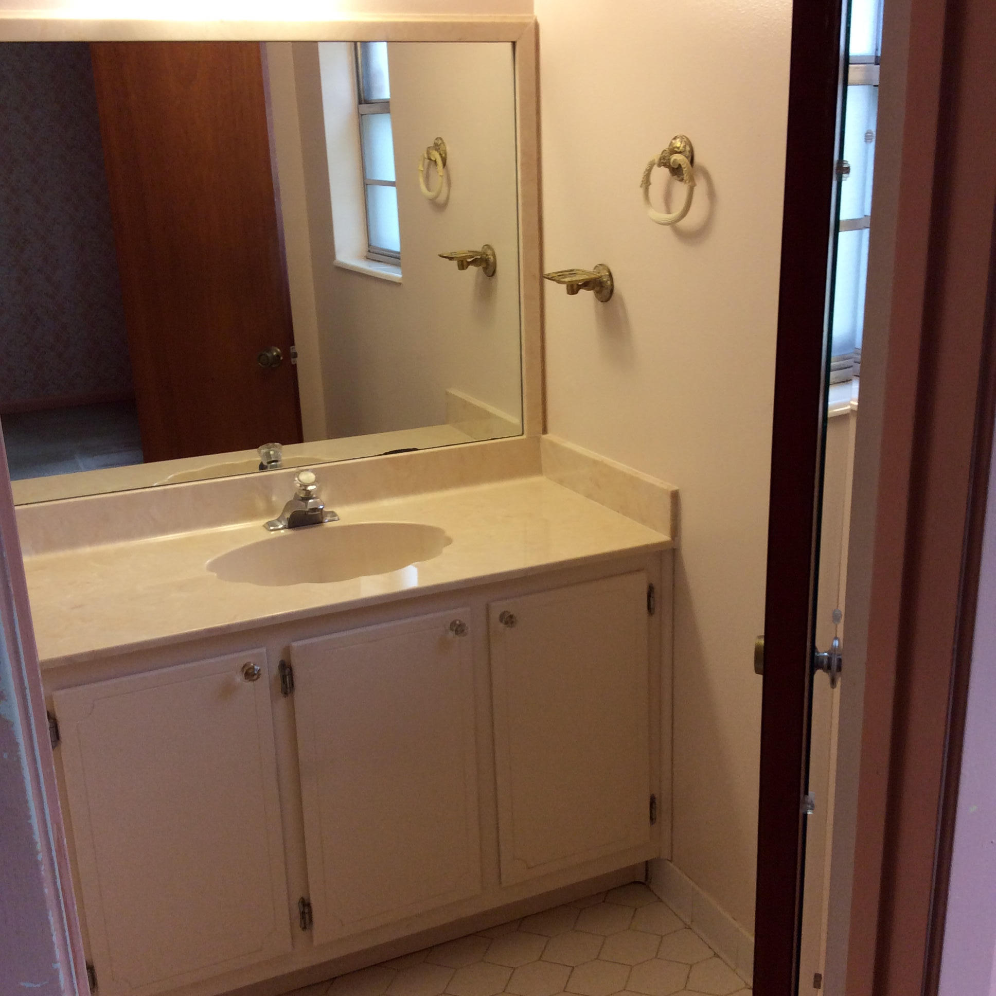 CAROL ANNE MANOR 1ST ADDN - Residential