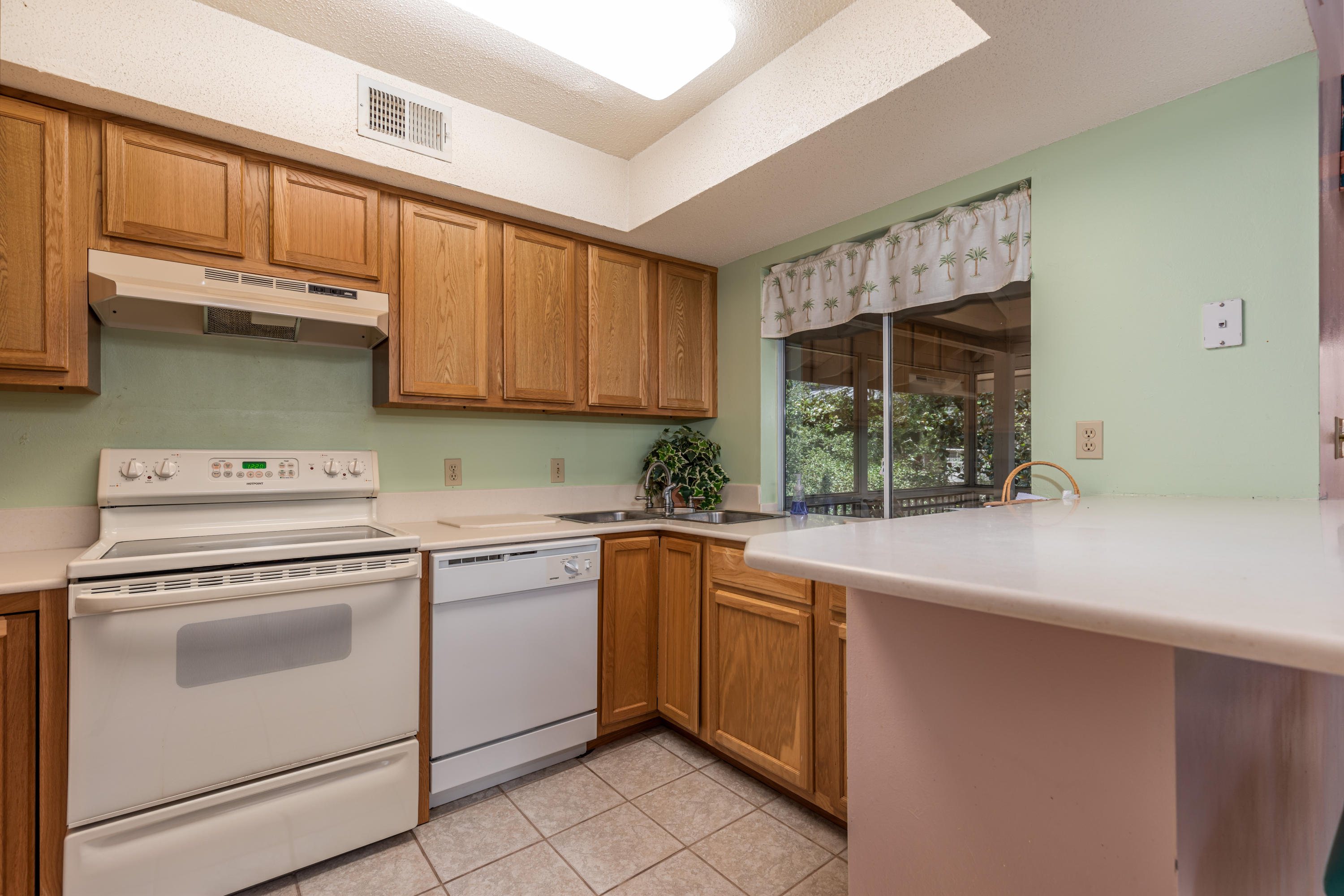 HIDDEN DUNES BEACH COTTAGES 2 - Residential