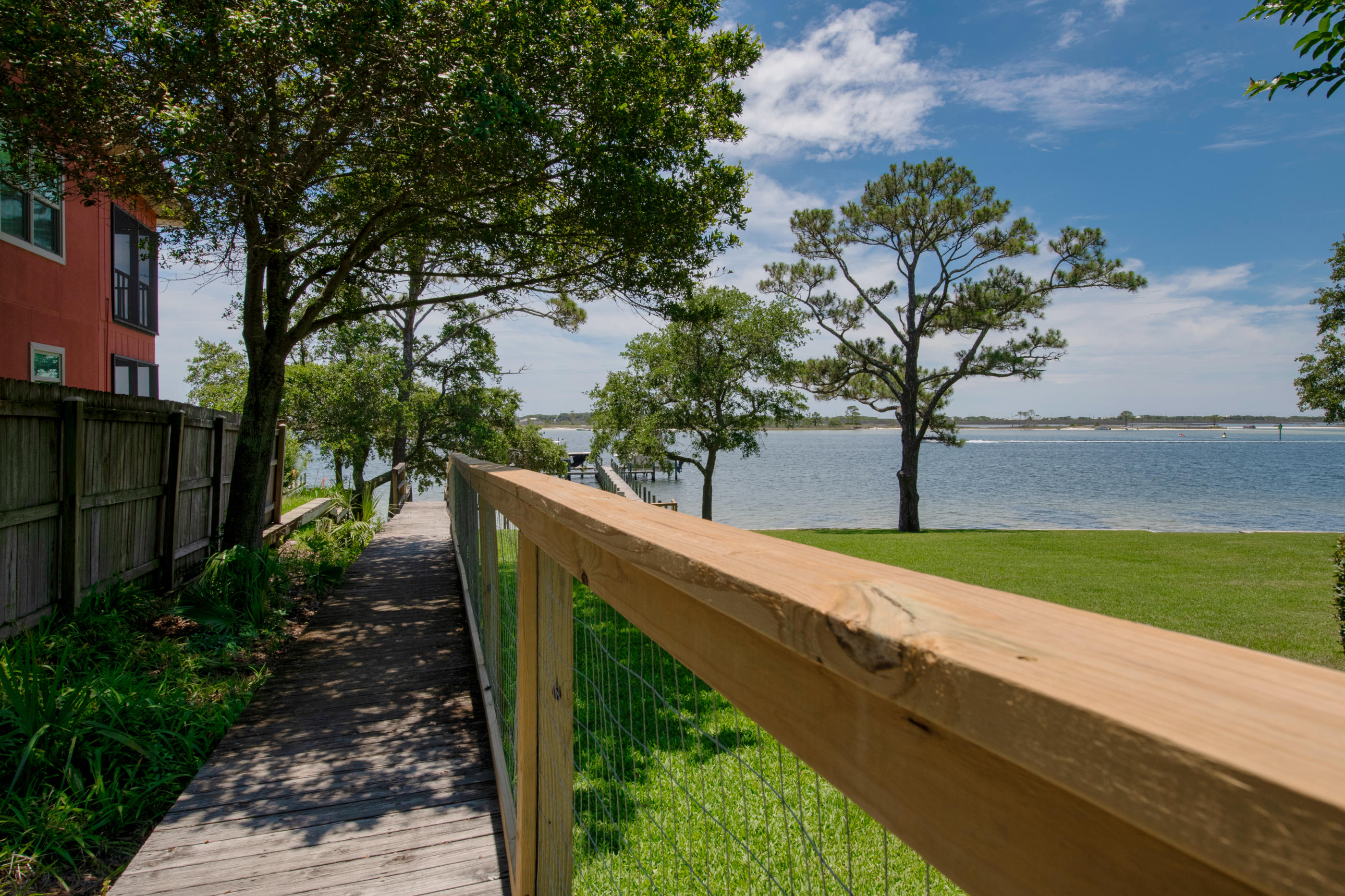 PLANTATION OAKS S/D - Residential