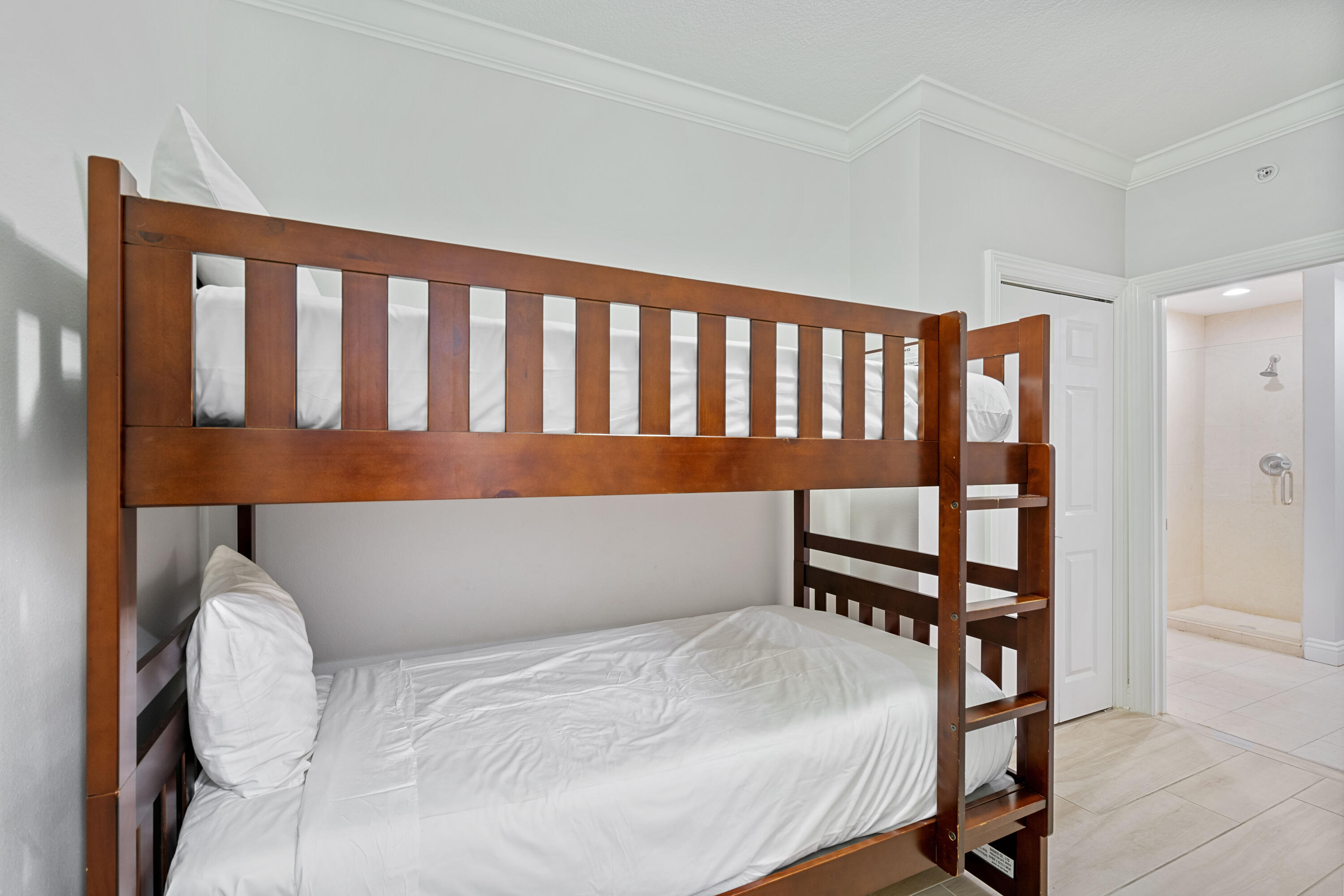 EMERALD GRANDE - Residential