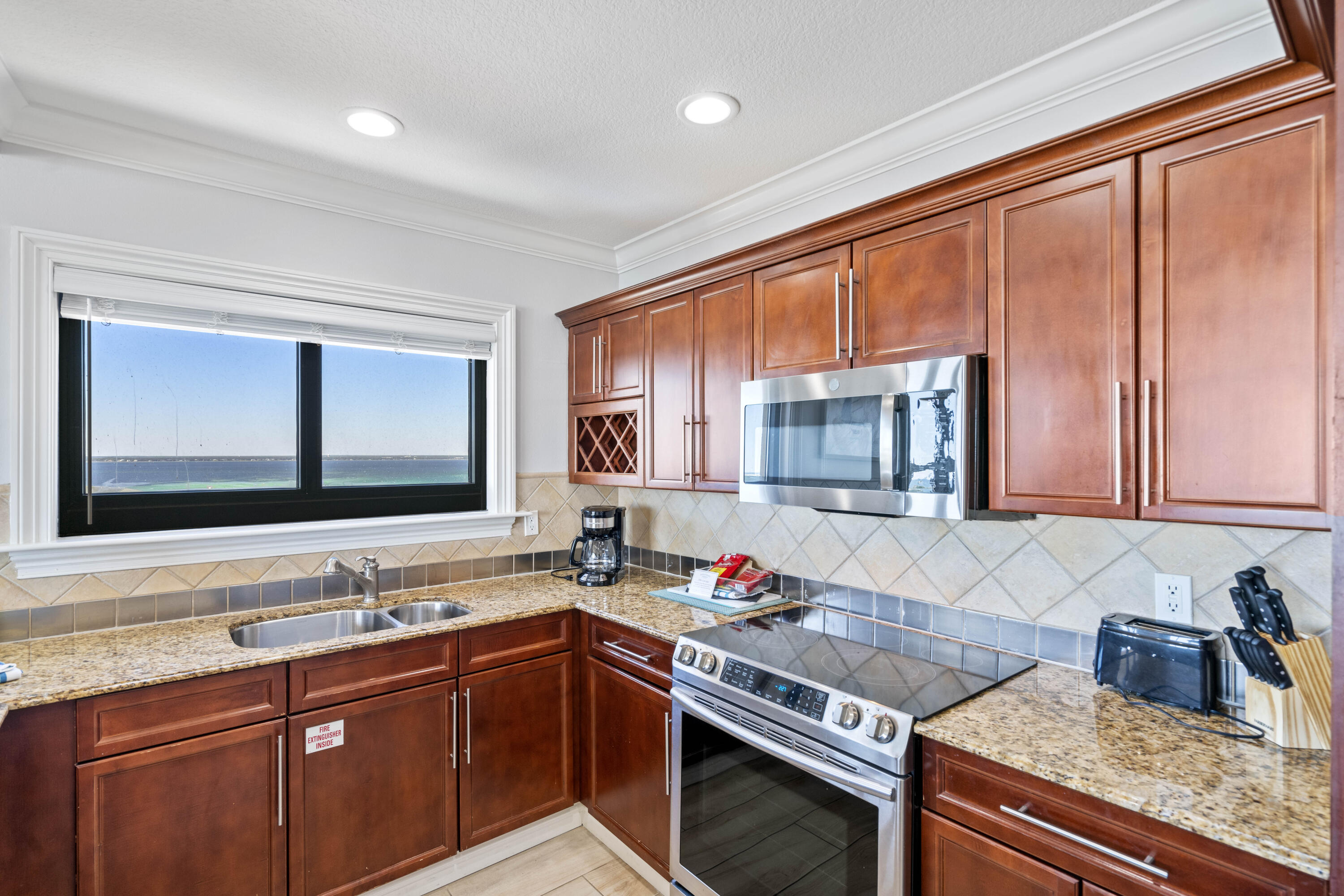 EMERALD GRANDE - Residential