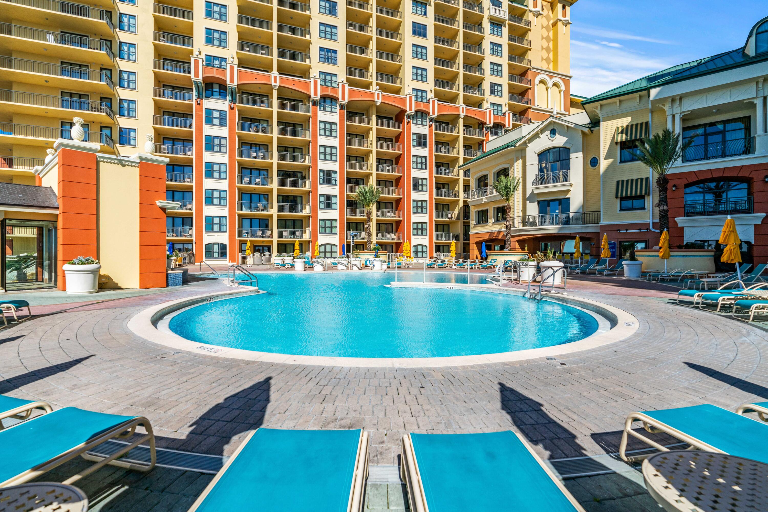 EMERALD GRANDE - Residential