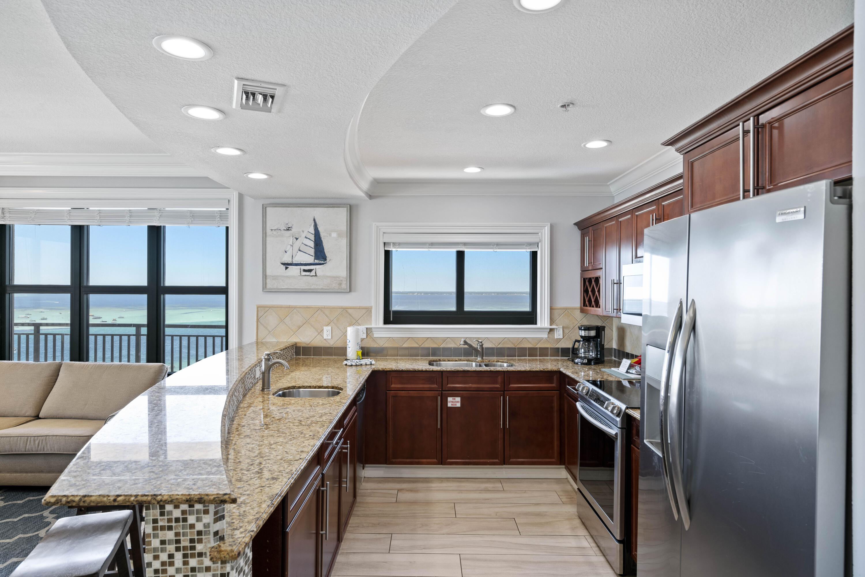 EMERALD GRANDE - Residential