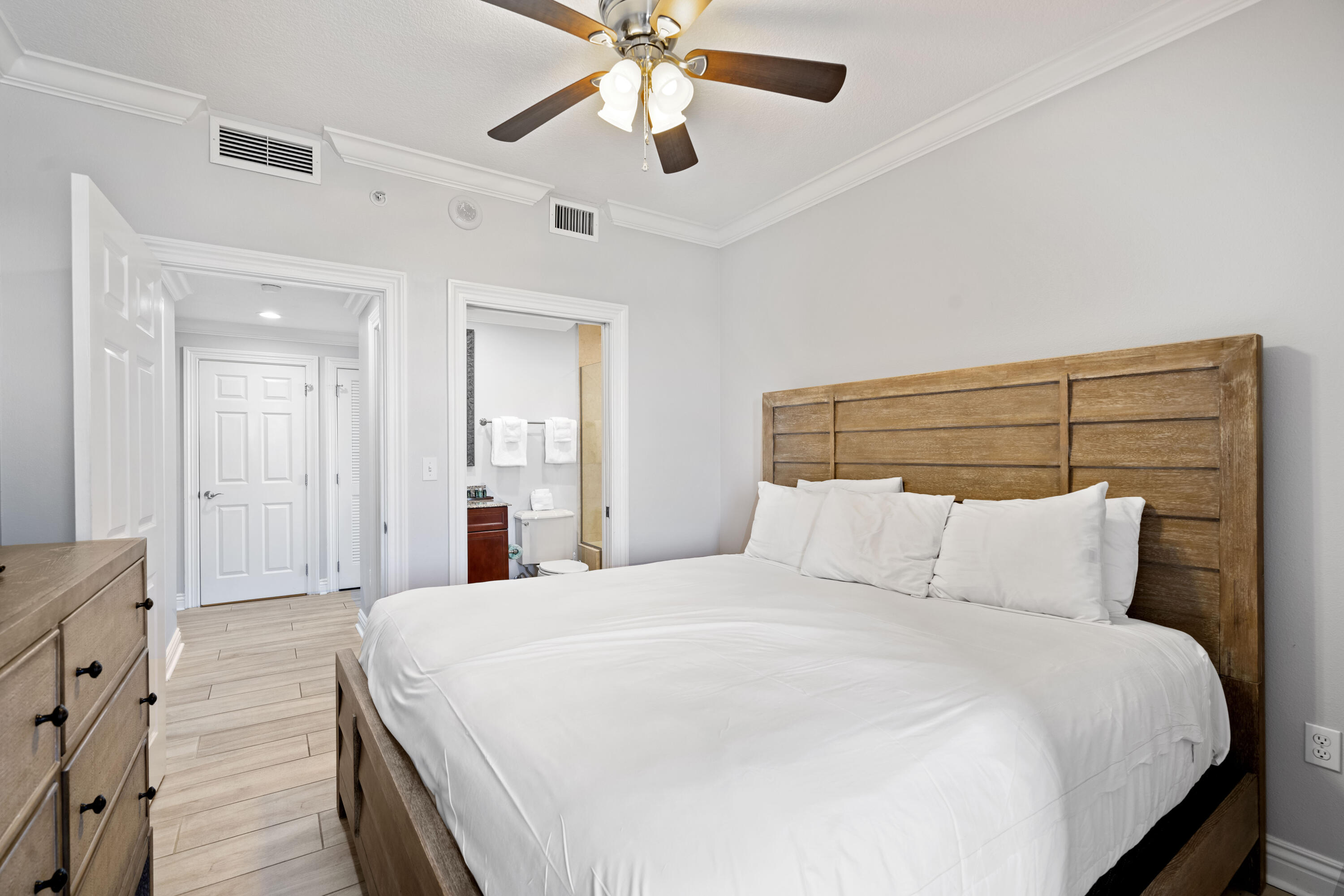 EMERALD GRANDE - Residential