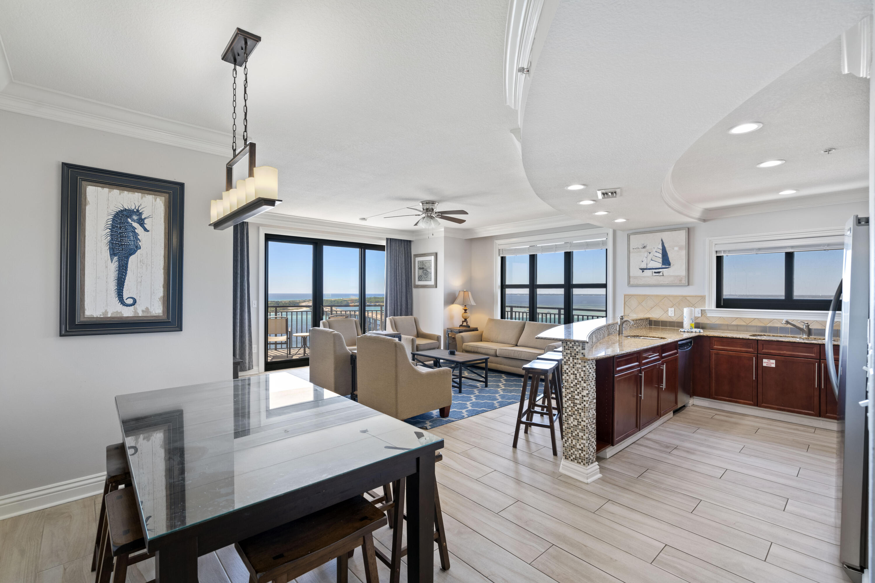 EMERALD GRANDE - Residential