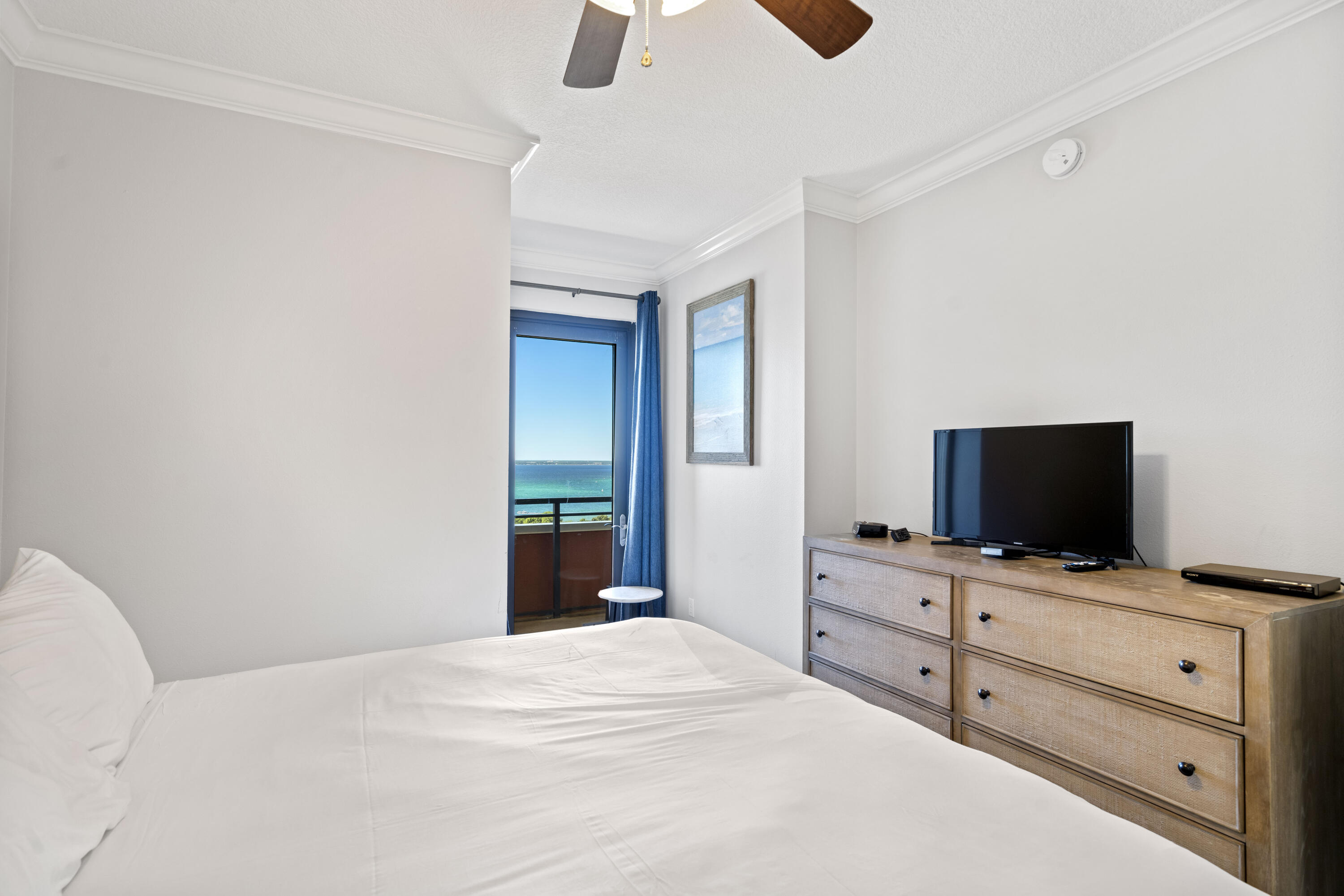 EMERALD GRANDE - Residential