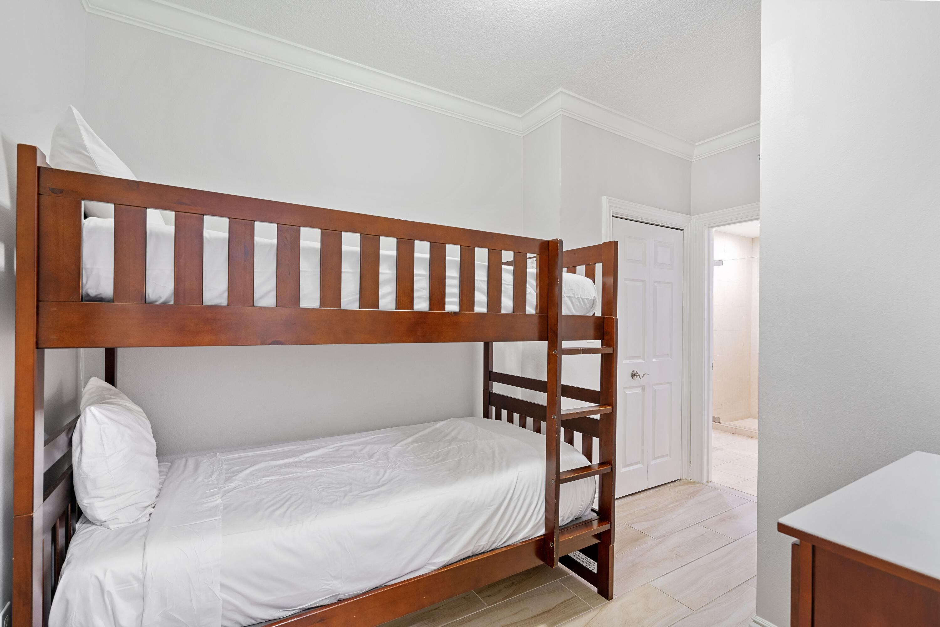 EMERALD GRANDE - Residential