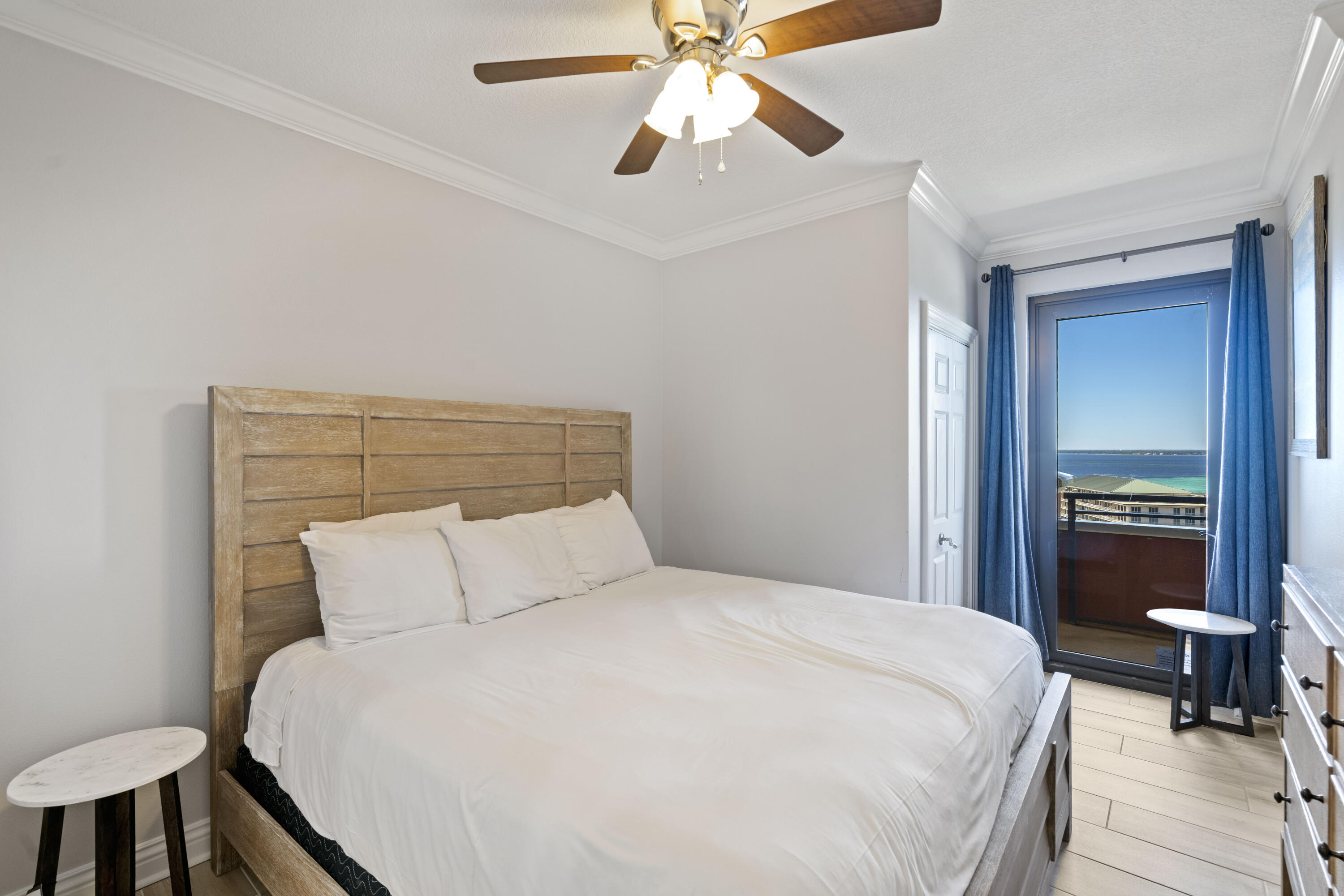 EMERALD GRANDE - Residential