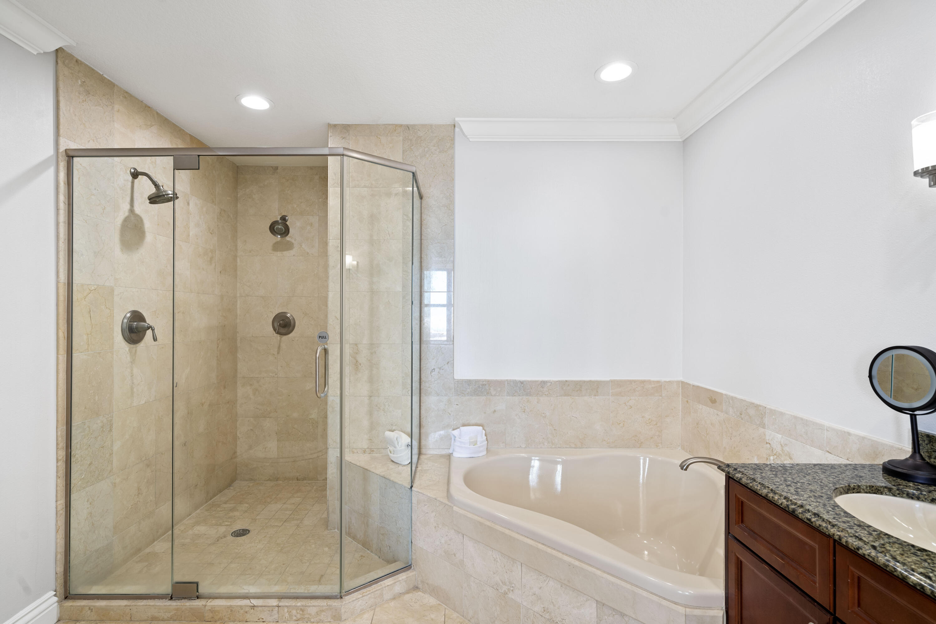 EMERALD GRANDE - Residential