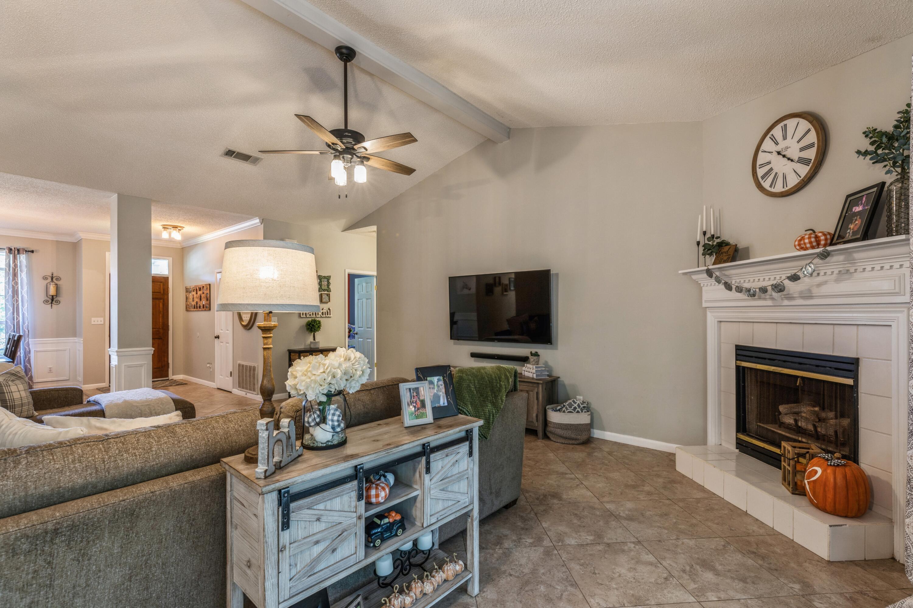 PARKWOOD ESTATES PH 1 BLUEWATER BAY - Residential