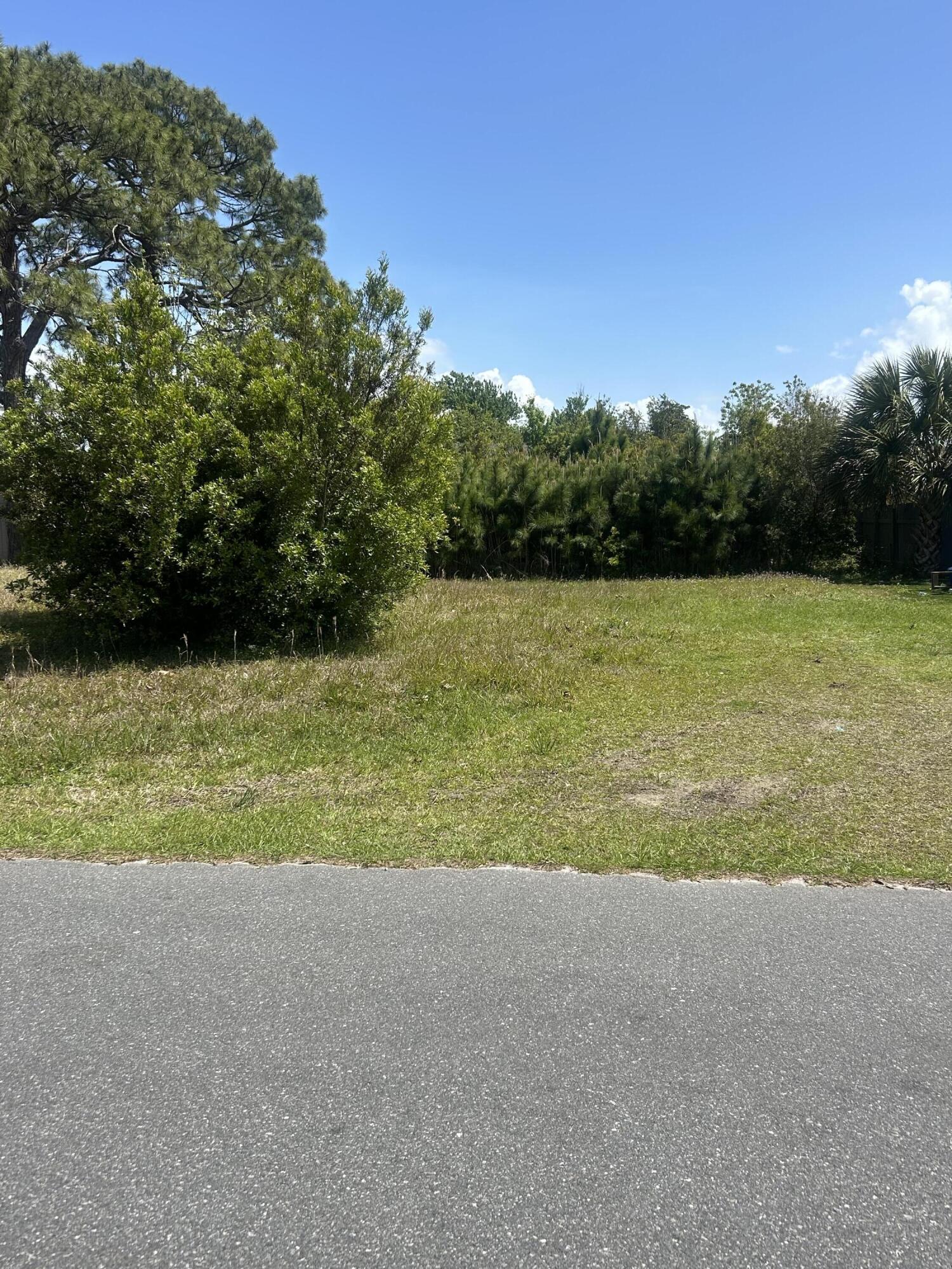 NORTH LAGOON OAKS - Land