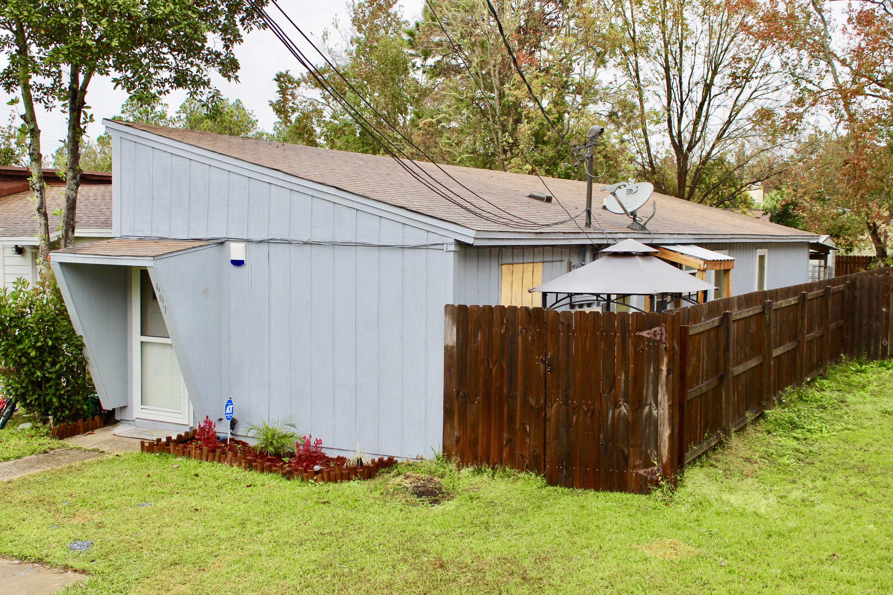 PINE MEADOWS - Residential