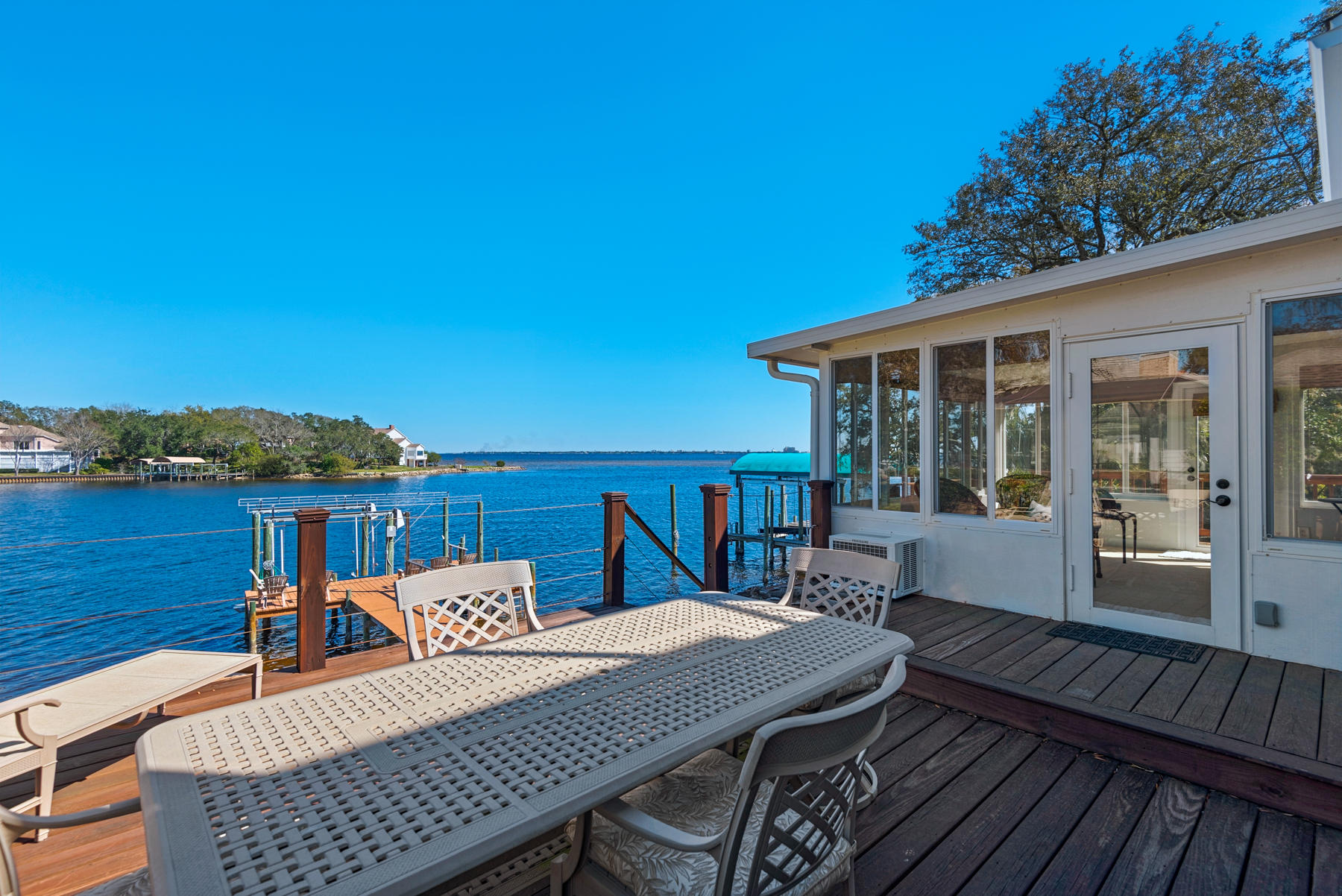 LAKE POINTE - Residential