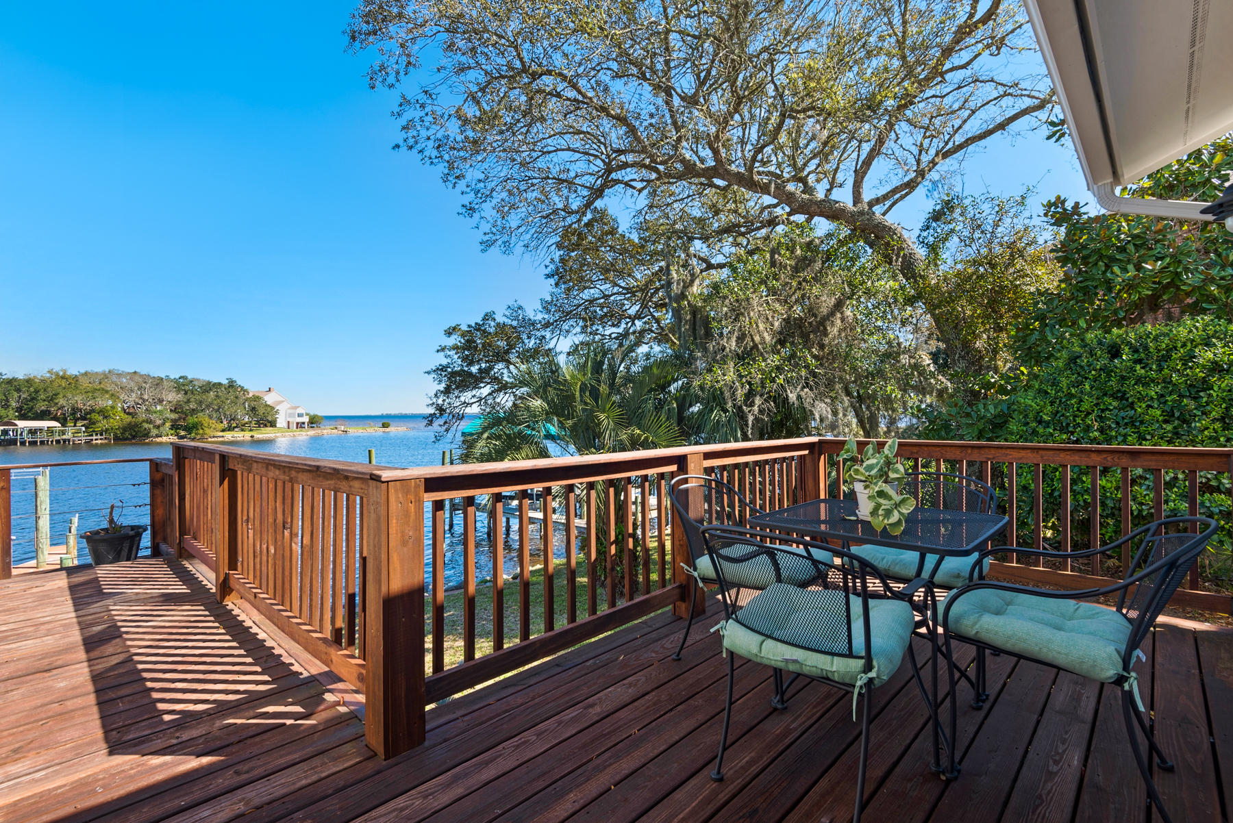 LAKE POINTE - Residential