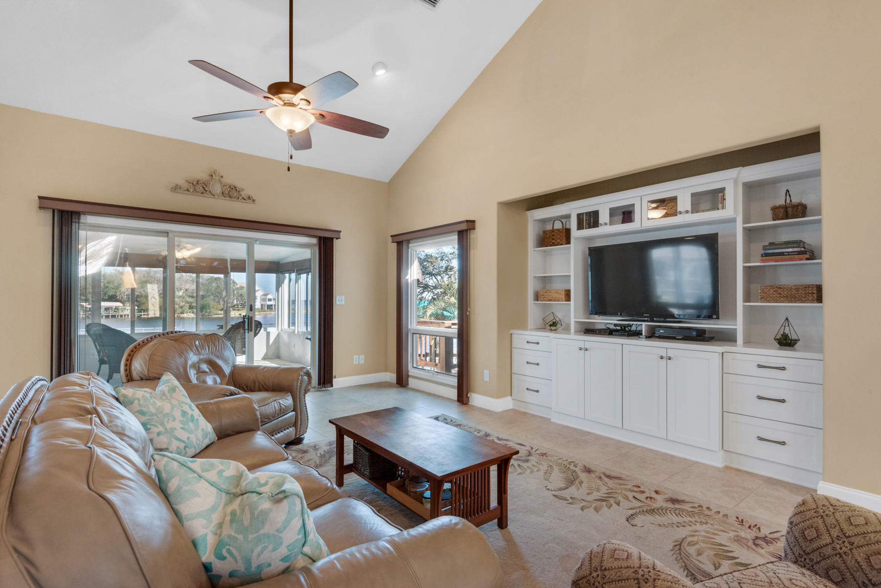 LAKE POINTE - Residential