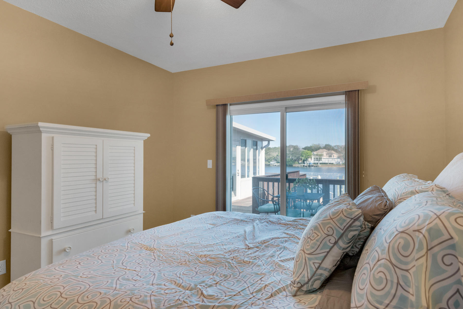 LAKE POINTE - Residential