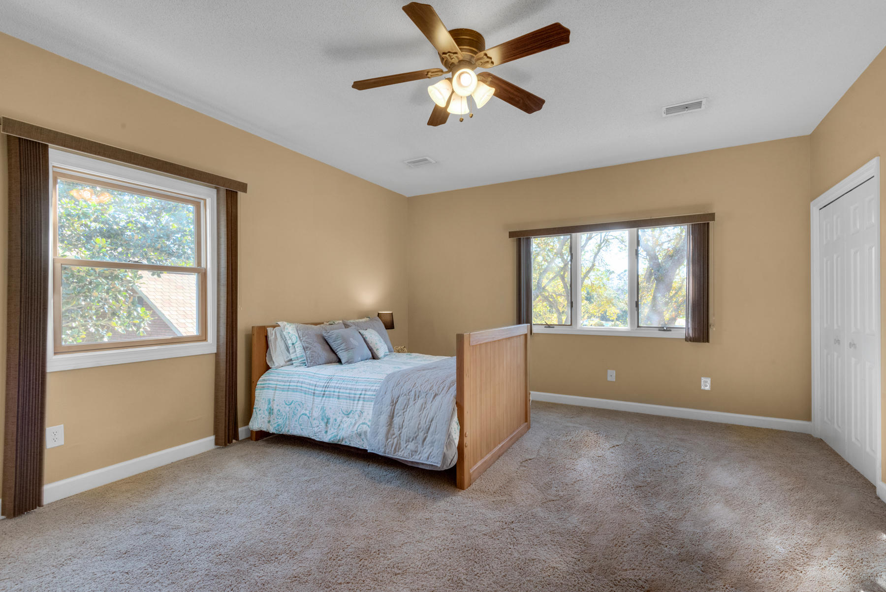 LAKE POINTE - Residential