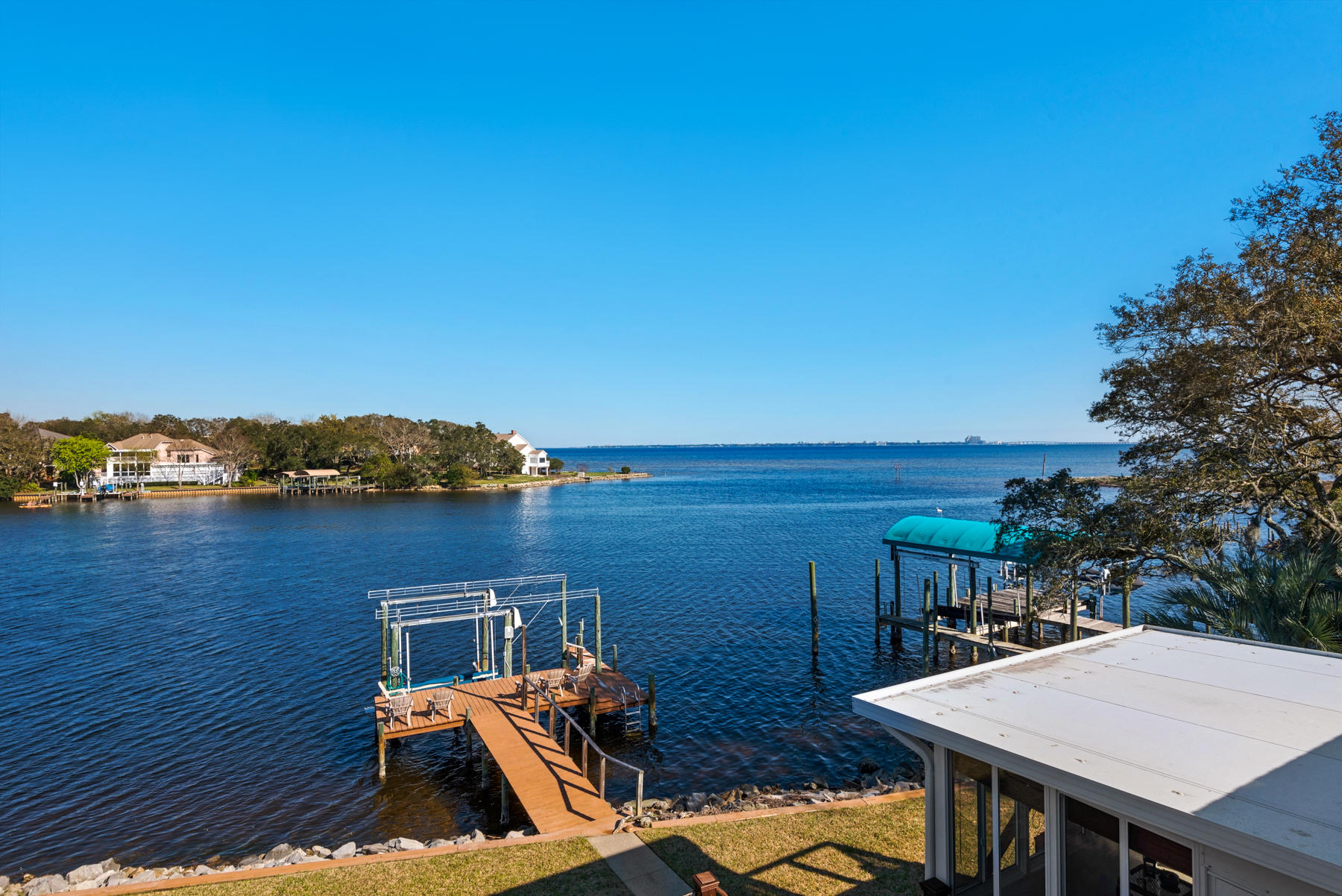 LAKE POINTE - Residential