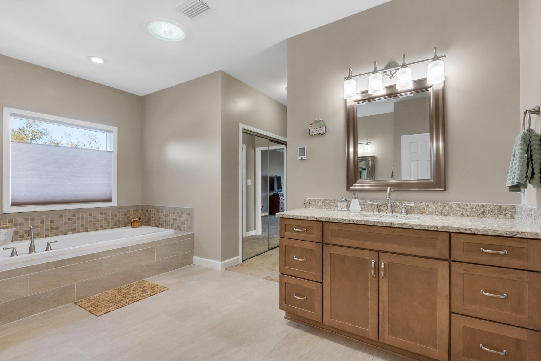 LAKE POINTE - Residential
