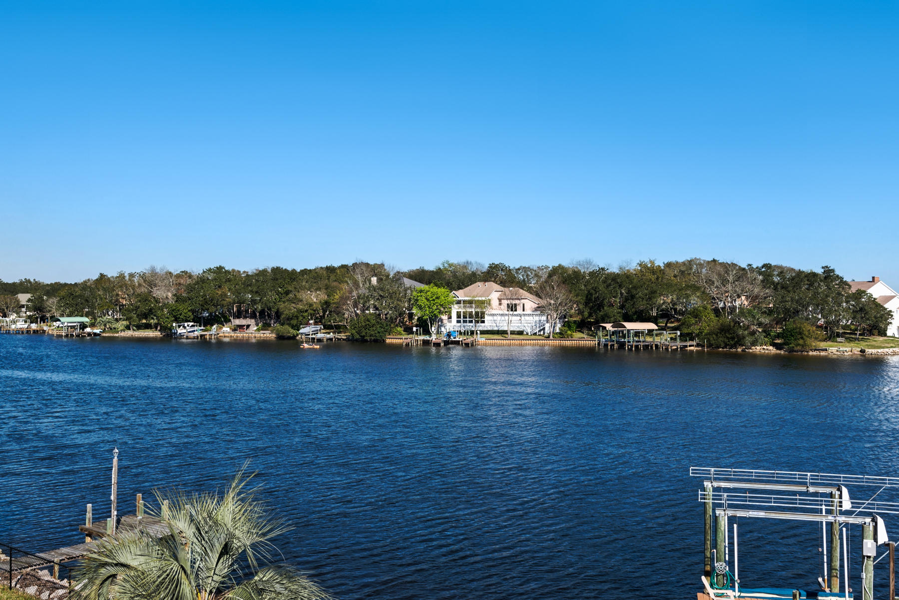 LAKE POINTE - Residential