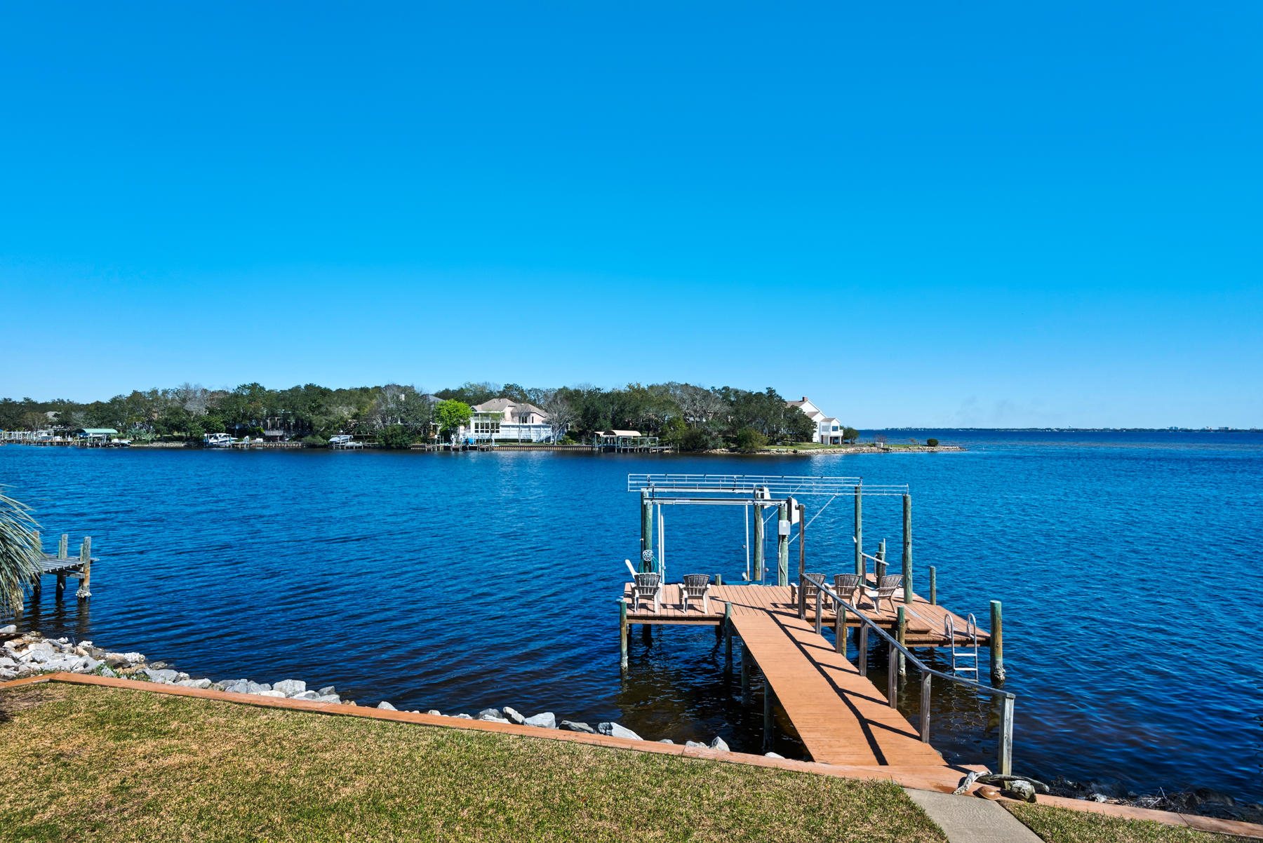 LAKE POINTE - Residential