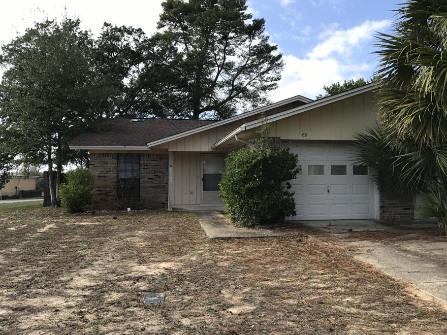 Come take a look at this nice townhome. Must call and schedule an appointment.