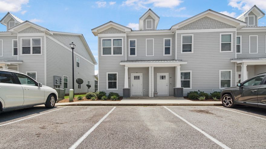 Rare opportunity to acquire a lovely Veranda end unit! End units provide more windows than internal units allowing maximum light into the home, and have connected neighbors on just one side. This home shows like new! With three bedrooms, three baths and a beautiful kitchen with a large island, it offers gracious living in a superb location. The Verandas are part of vibrant and growing Freeport, just minutes from the Choctawhatchee Bay and the beautiful beaches of the Emerald Coast.