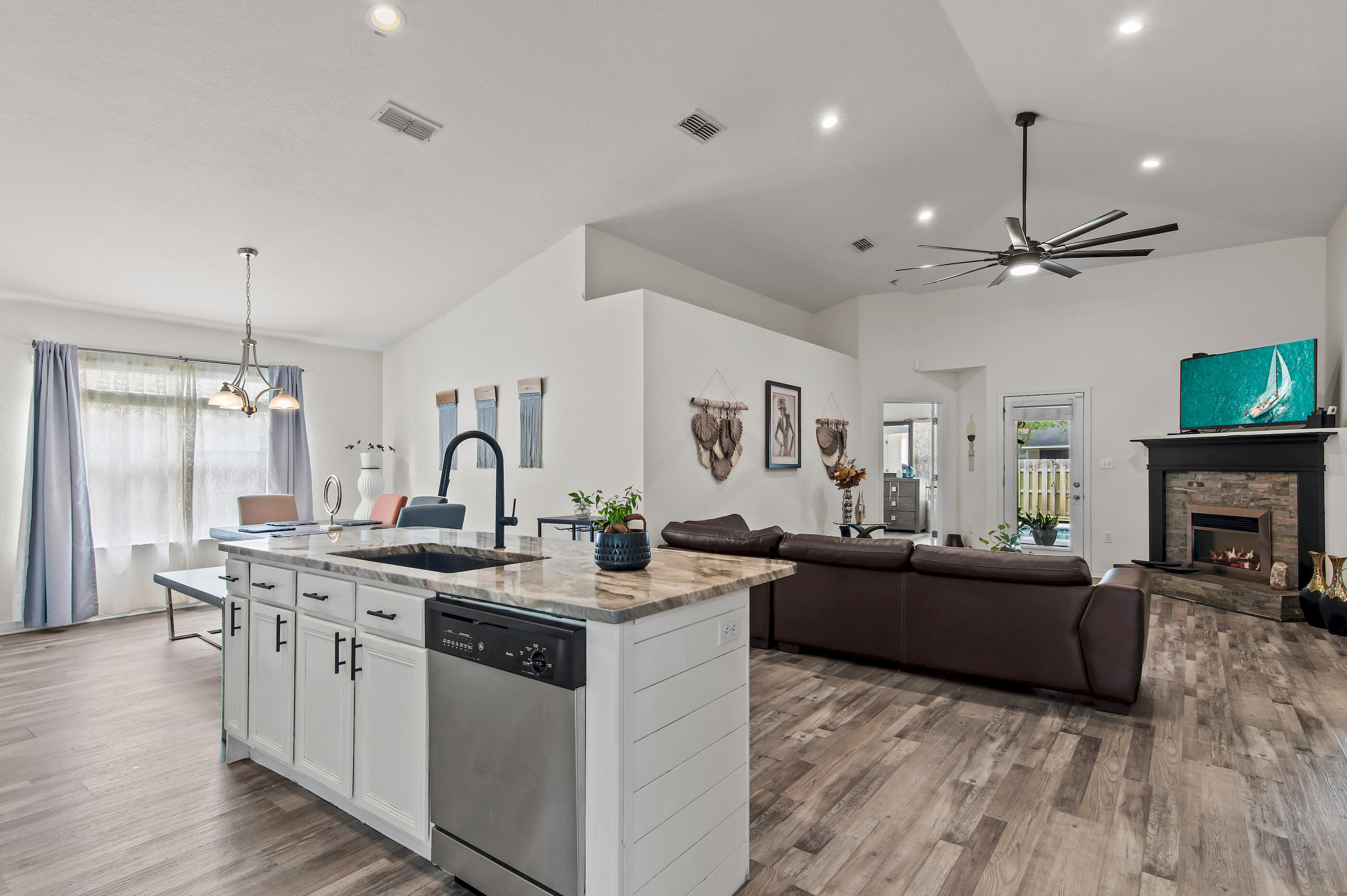 DRIFTWOOD ESTATES - Residential