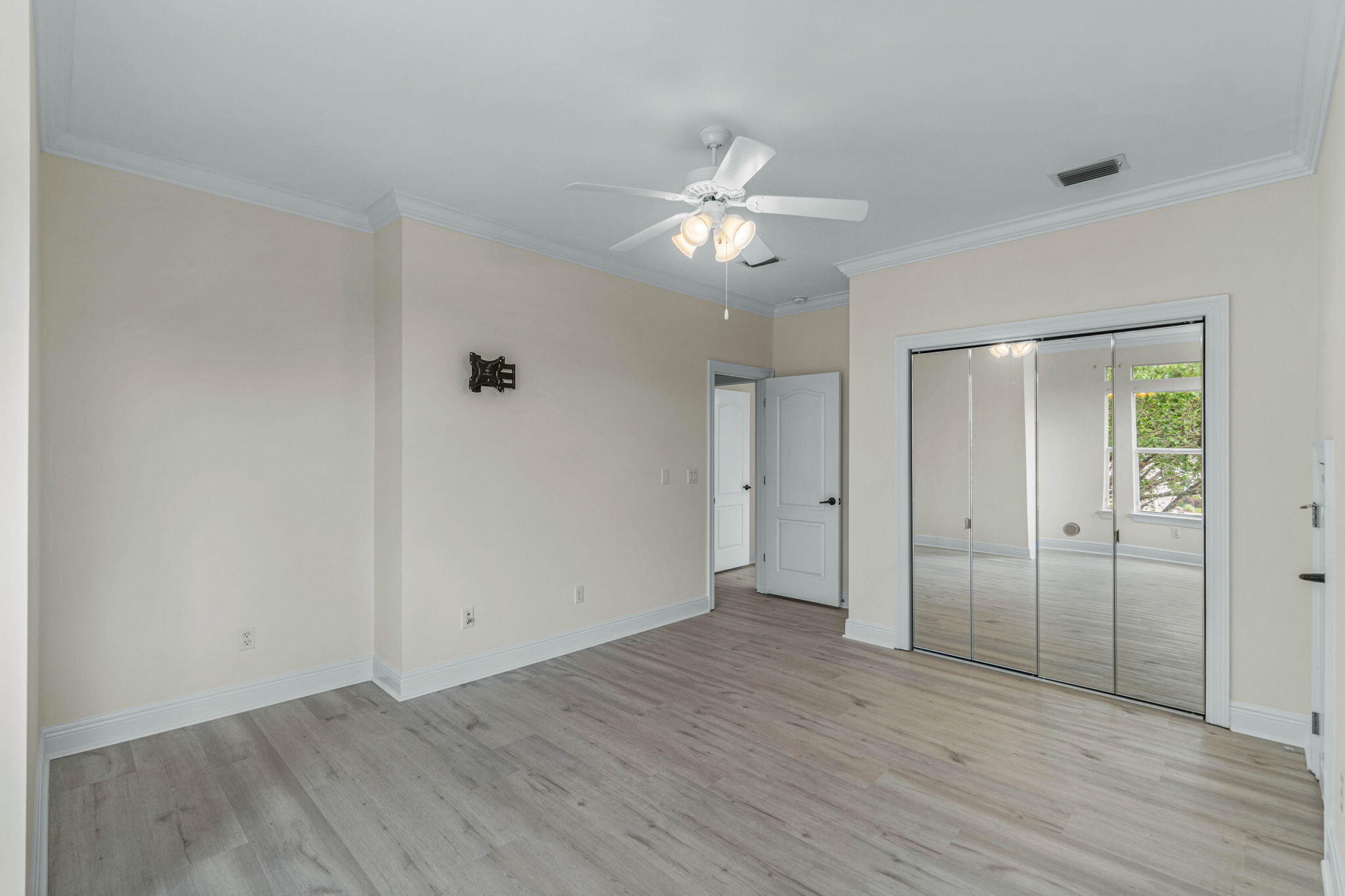 AVALON BEACH ESTATES - Residential