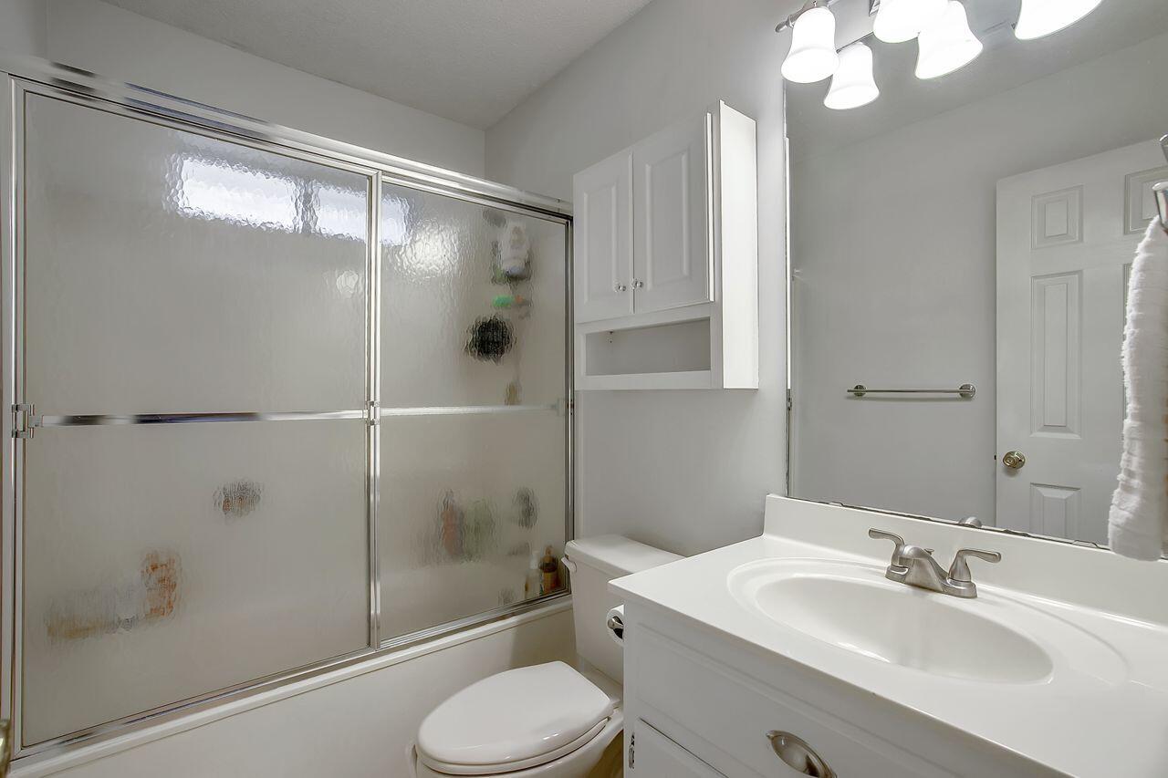 PARKWOOD LANE BLUEWATER BAY - Residential