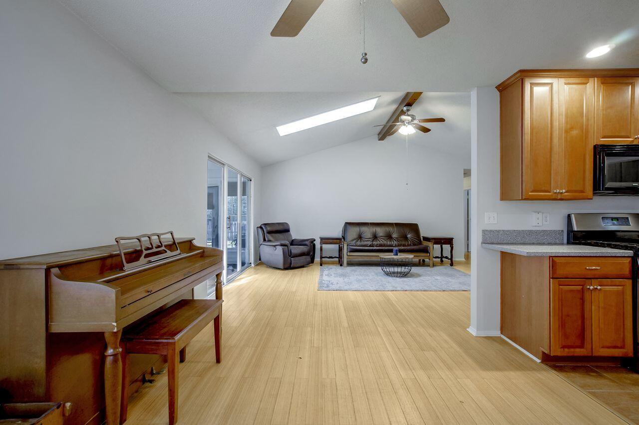 PARKWOOD LANE BLUEWATER BAY - Residential